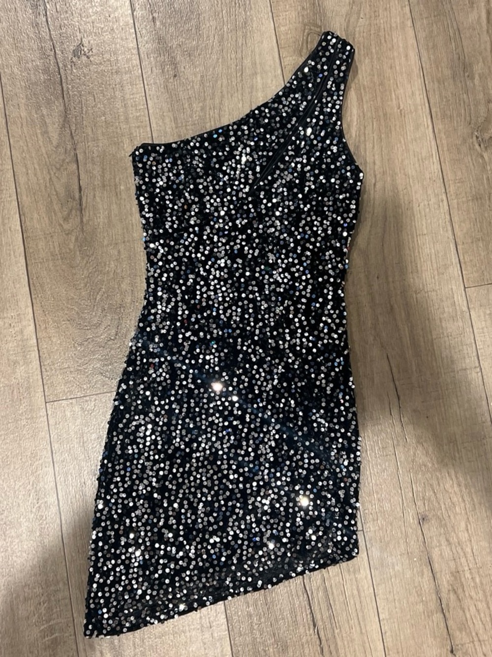 Better Be Black One-Shoulder Sequin Party Dress